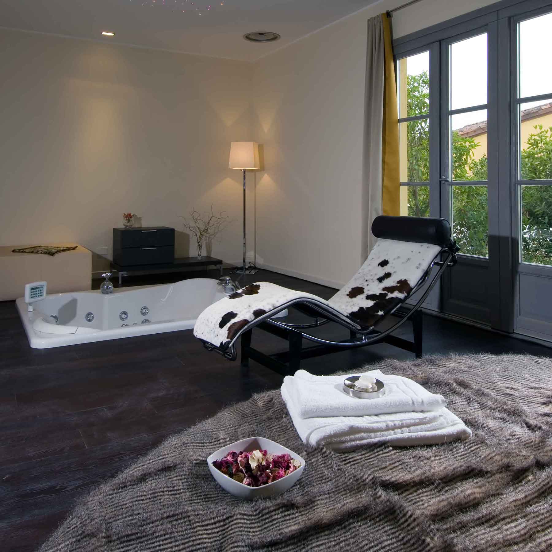 Dettaglio della suite con portefinestre HW92