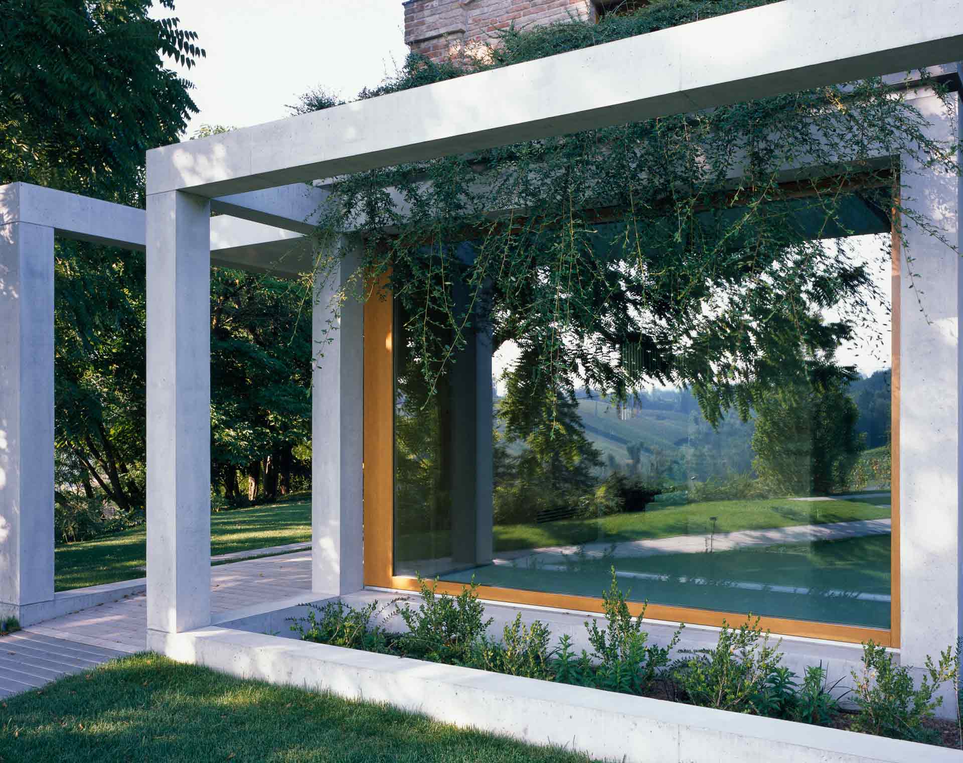 Vetrata fissa HW80 in rovere tinto noce chiaro