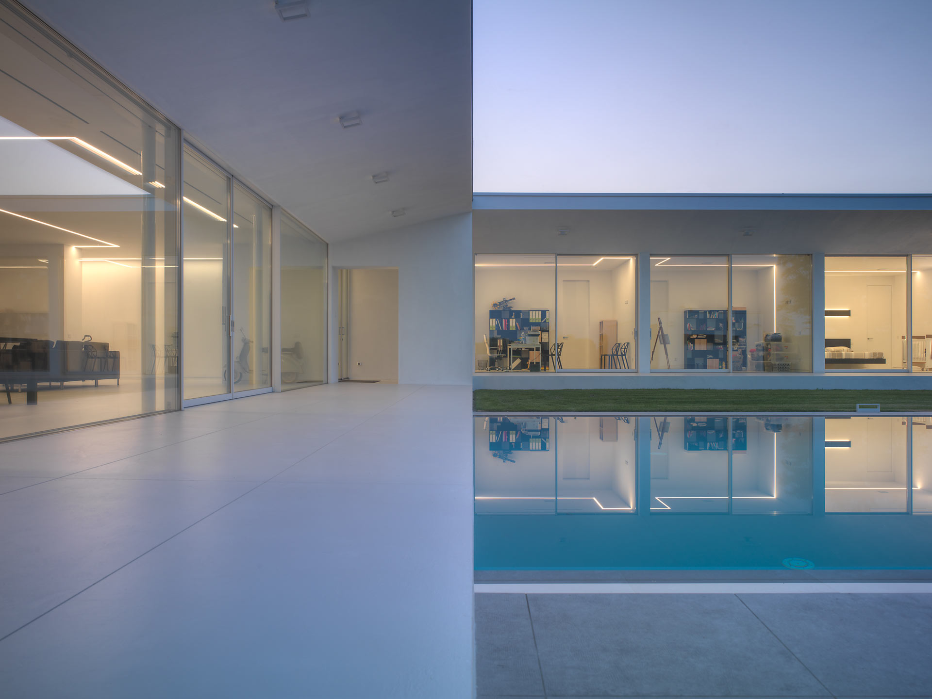 Villa Verona, portico esterno al tramonto