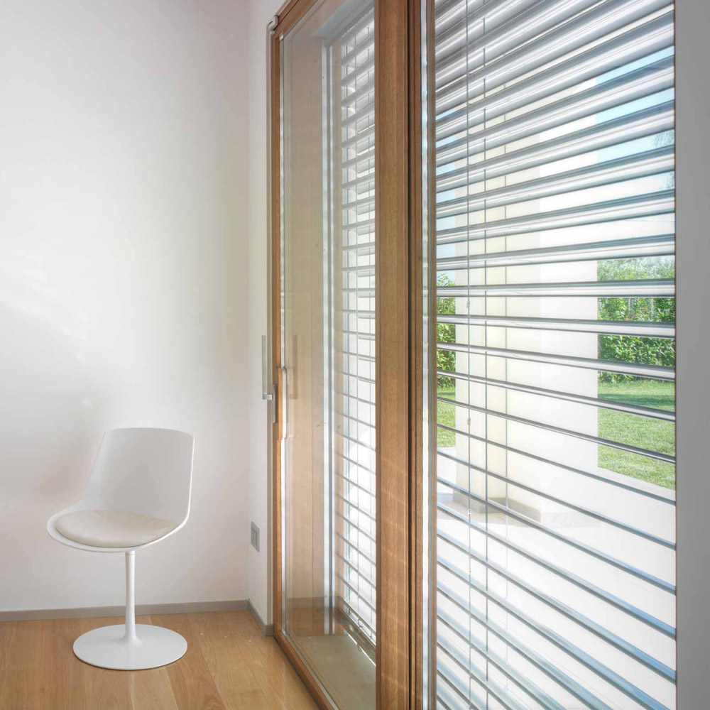 Détail des parasols avec cordon en aluminium