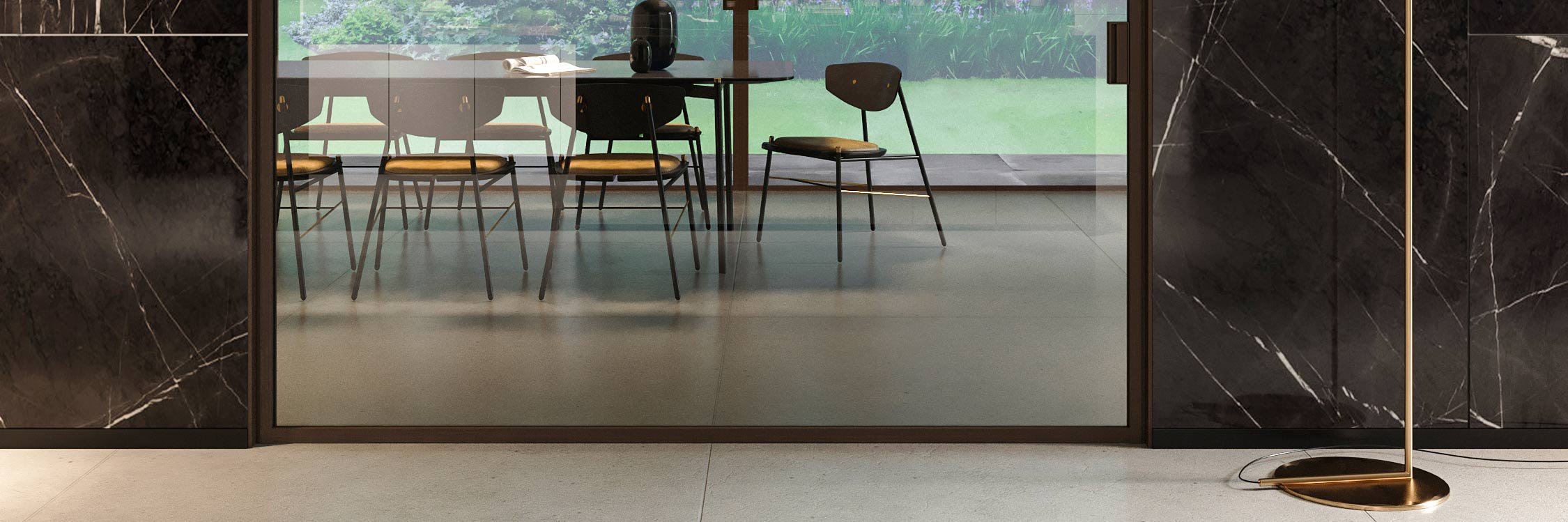 Vue détaillée d'une porte en bois et verre fumé