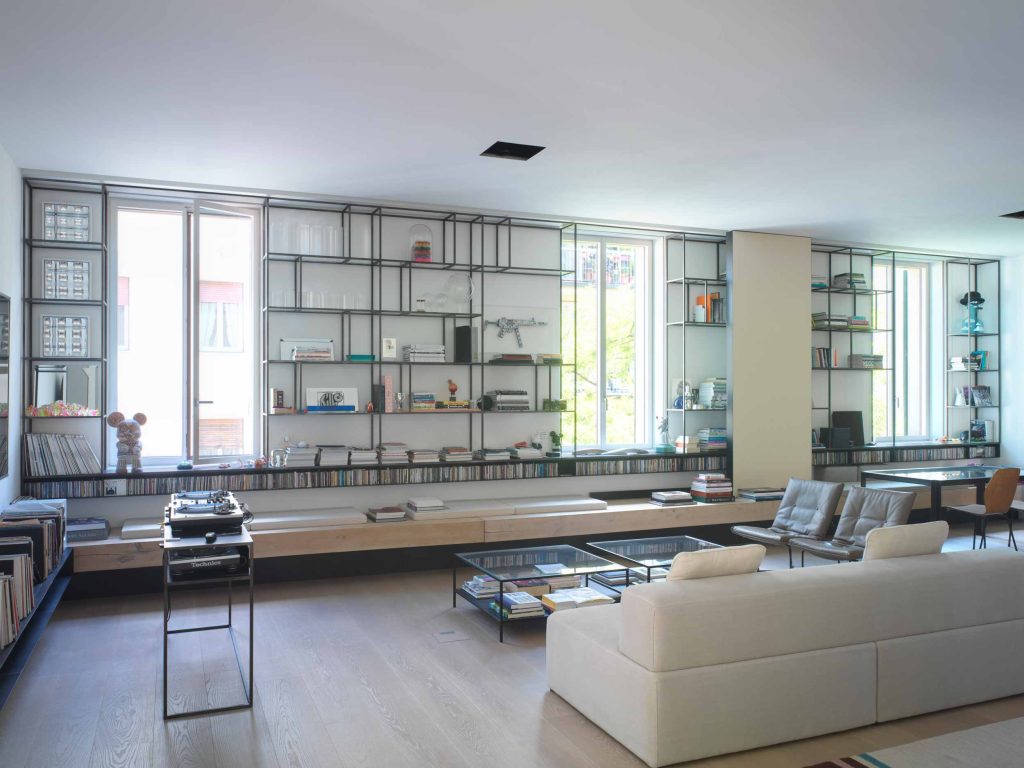 Vista del salone principale dello studio d'arte Firenze