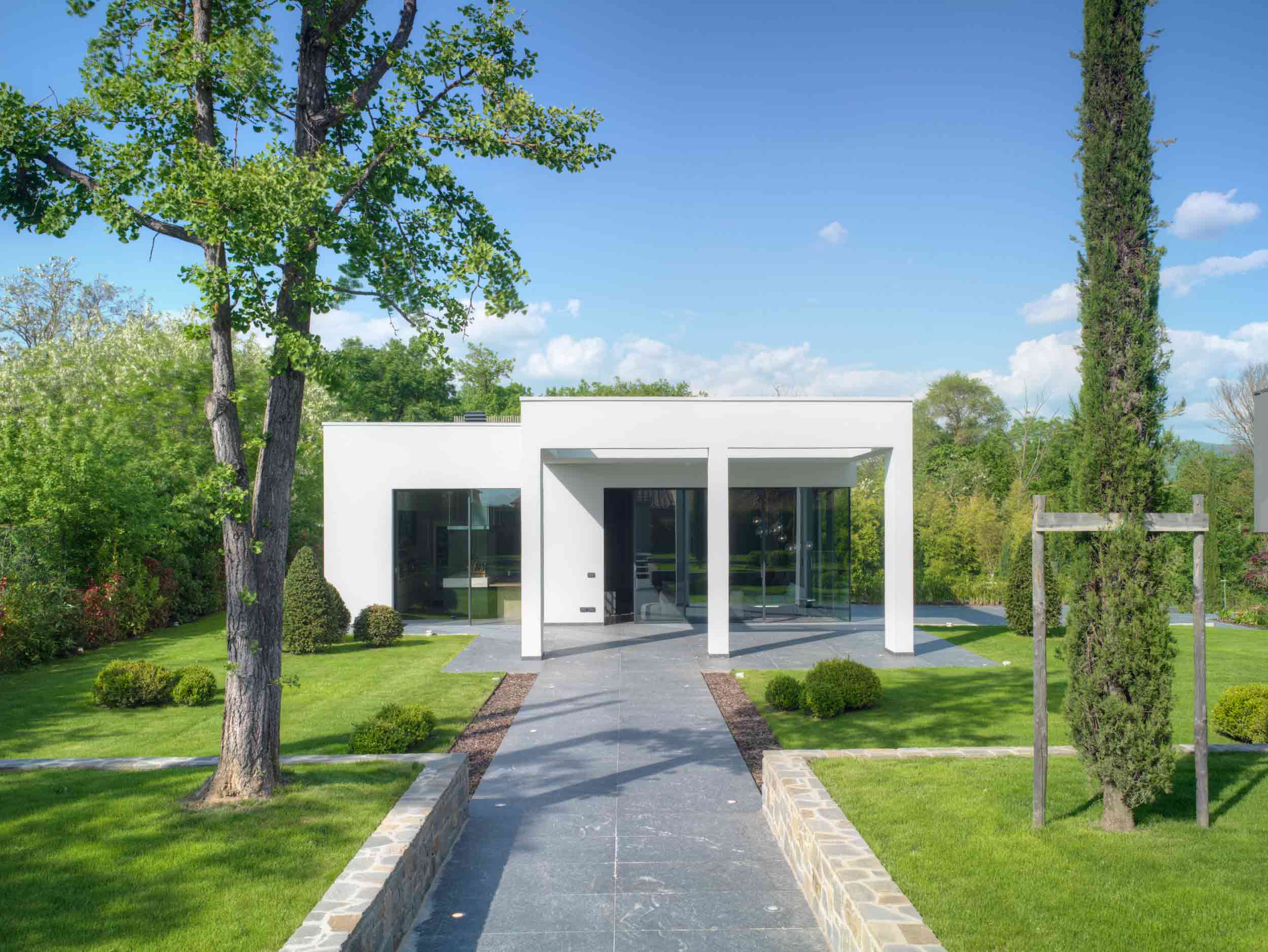 villa-arezzo-façade-deux-carminati