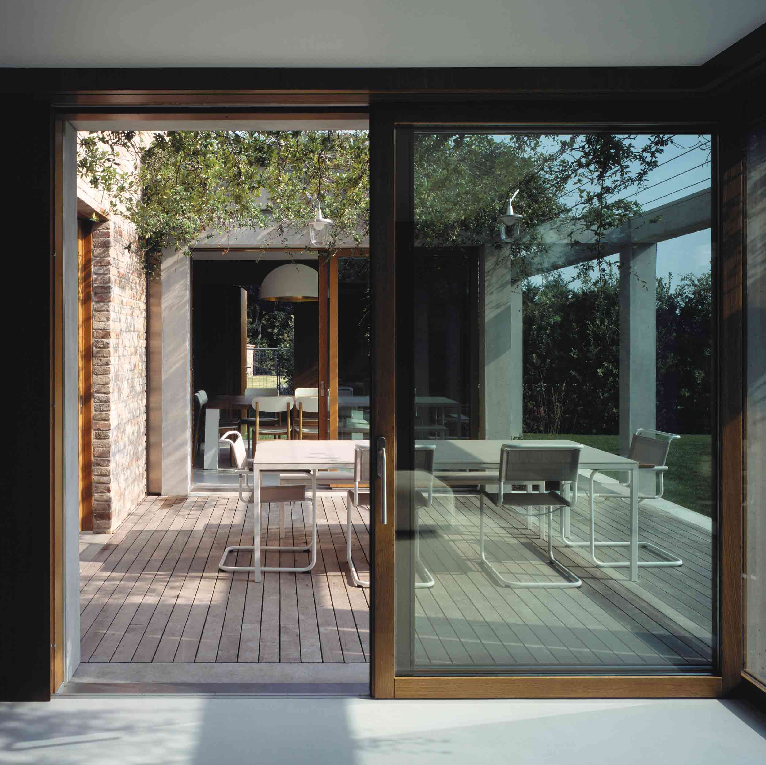 Alzante scorrevole HW80 in rovere tinto noce