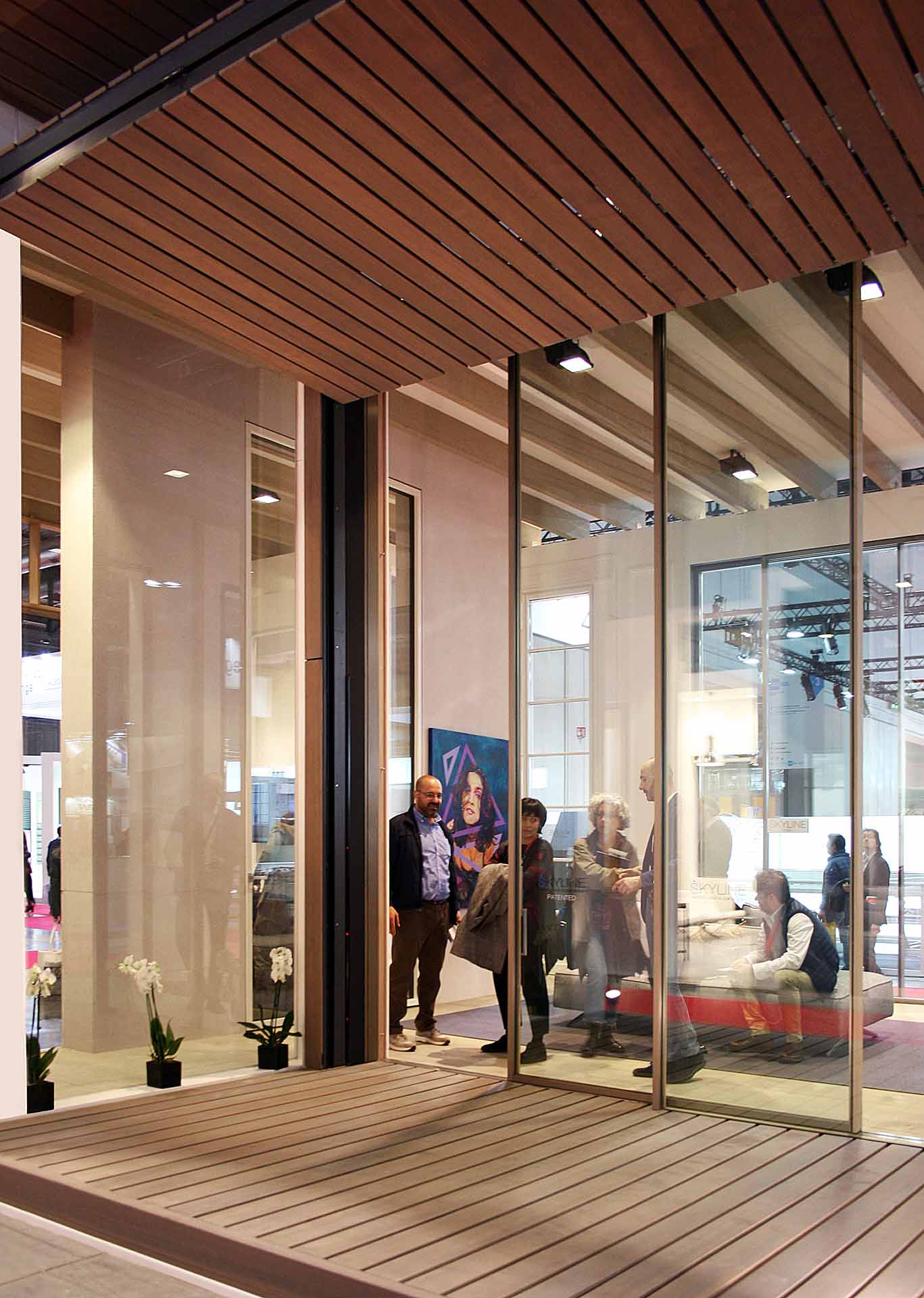 Frangisole a gFrangisole a ginocchiera in legno chiusoinocchiera in legno