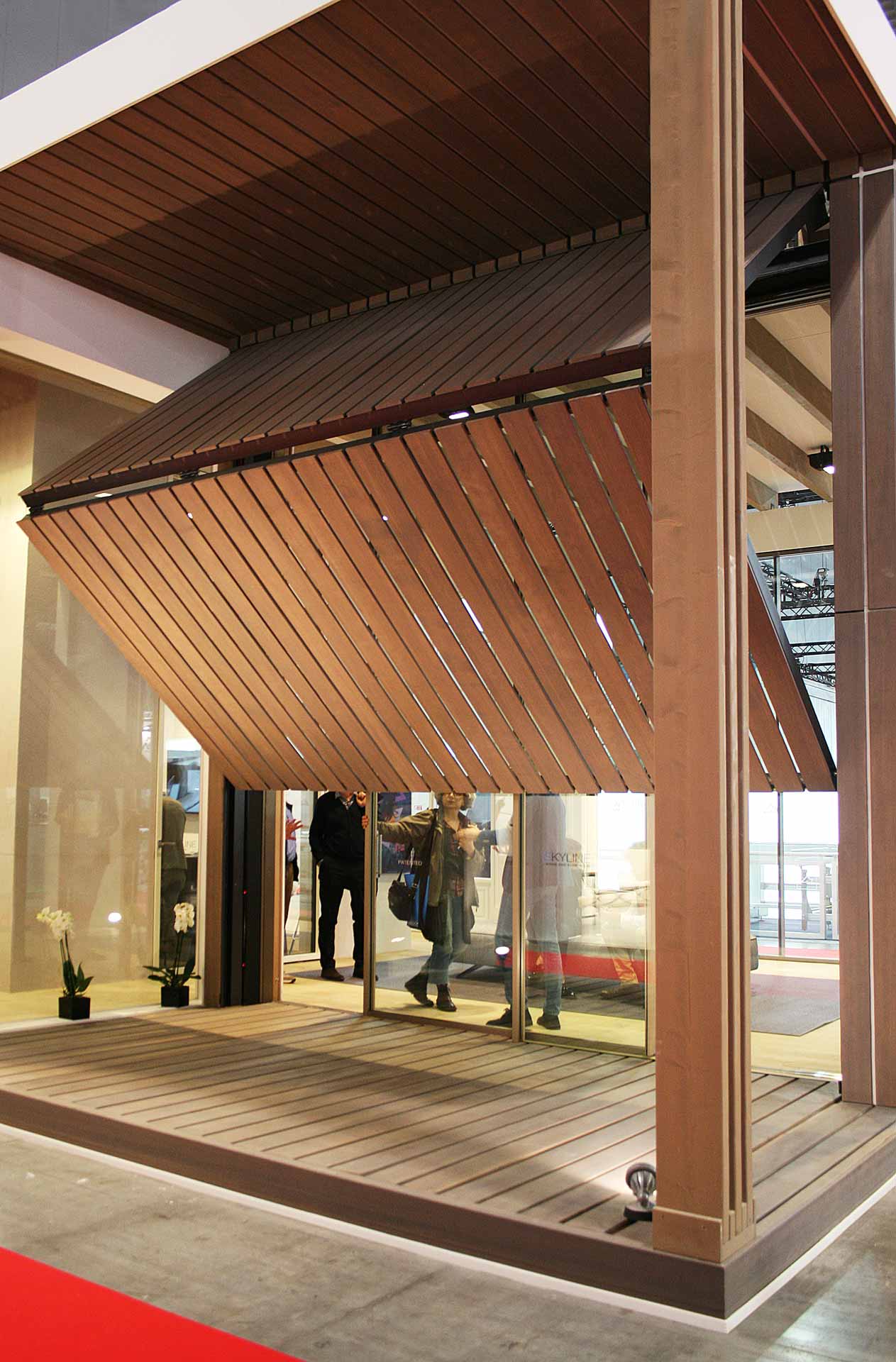 Frangisole a ginocchiera in legno