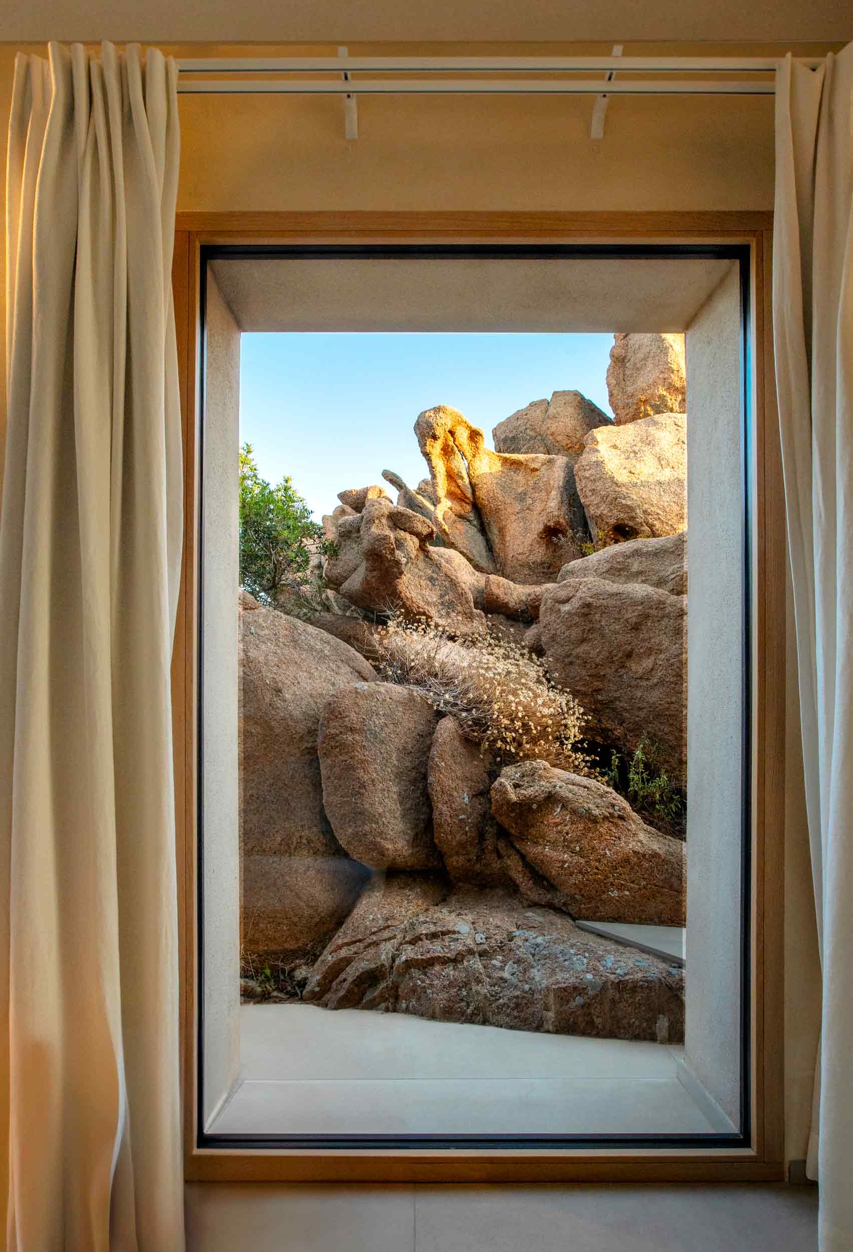 Finestra fissa Skyline con profili interni in legno