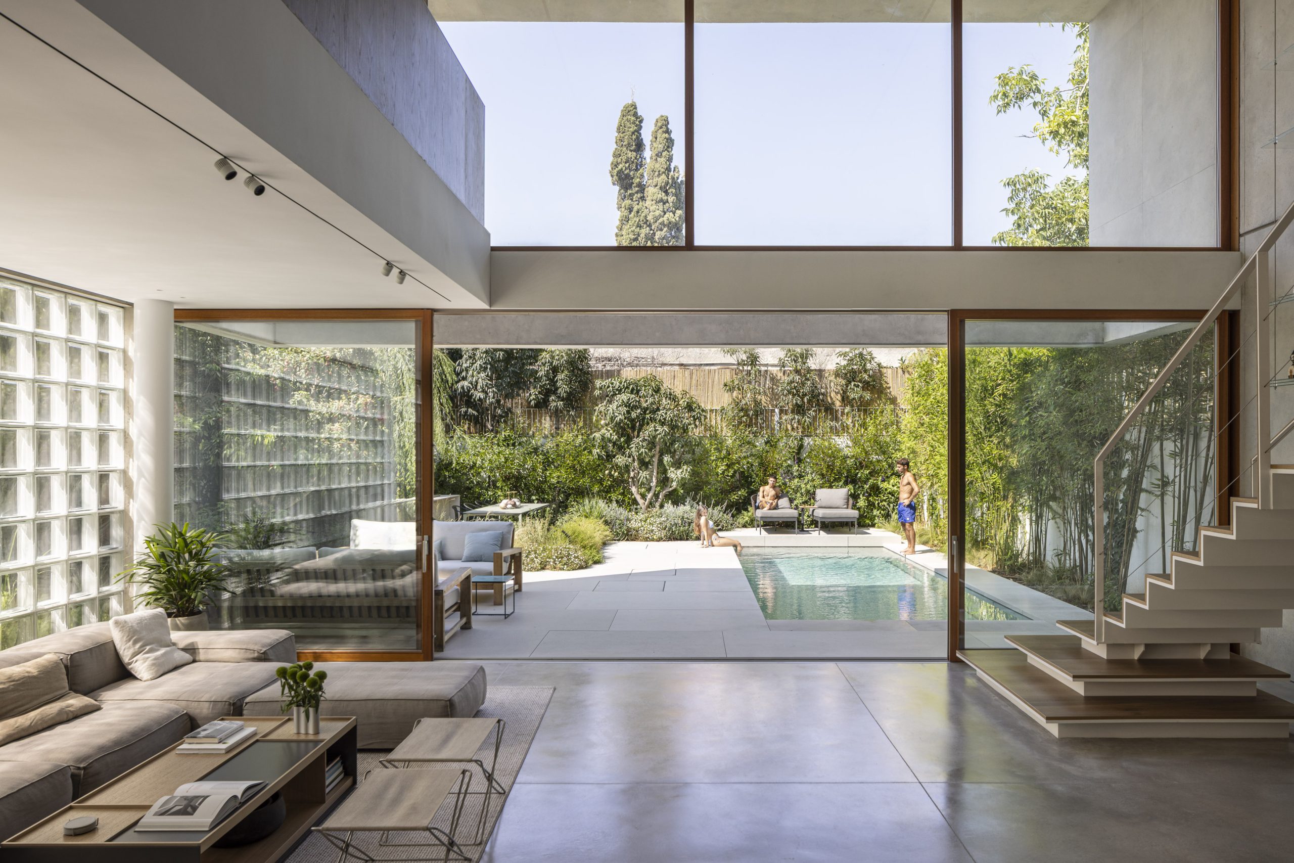 Alzanti scorrevoli HW80 Slim in legno a 4 ante aperti