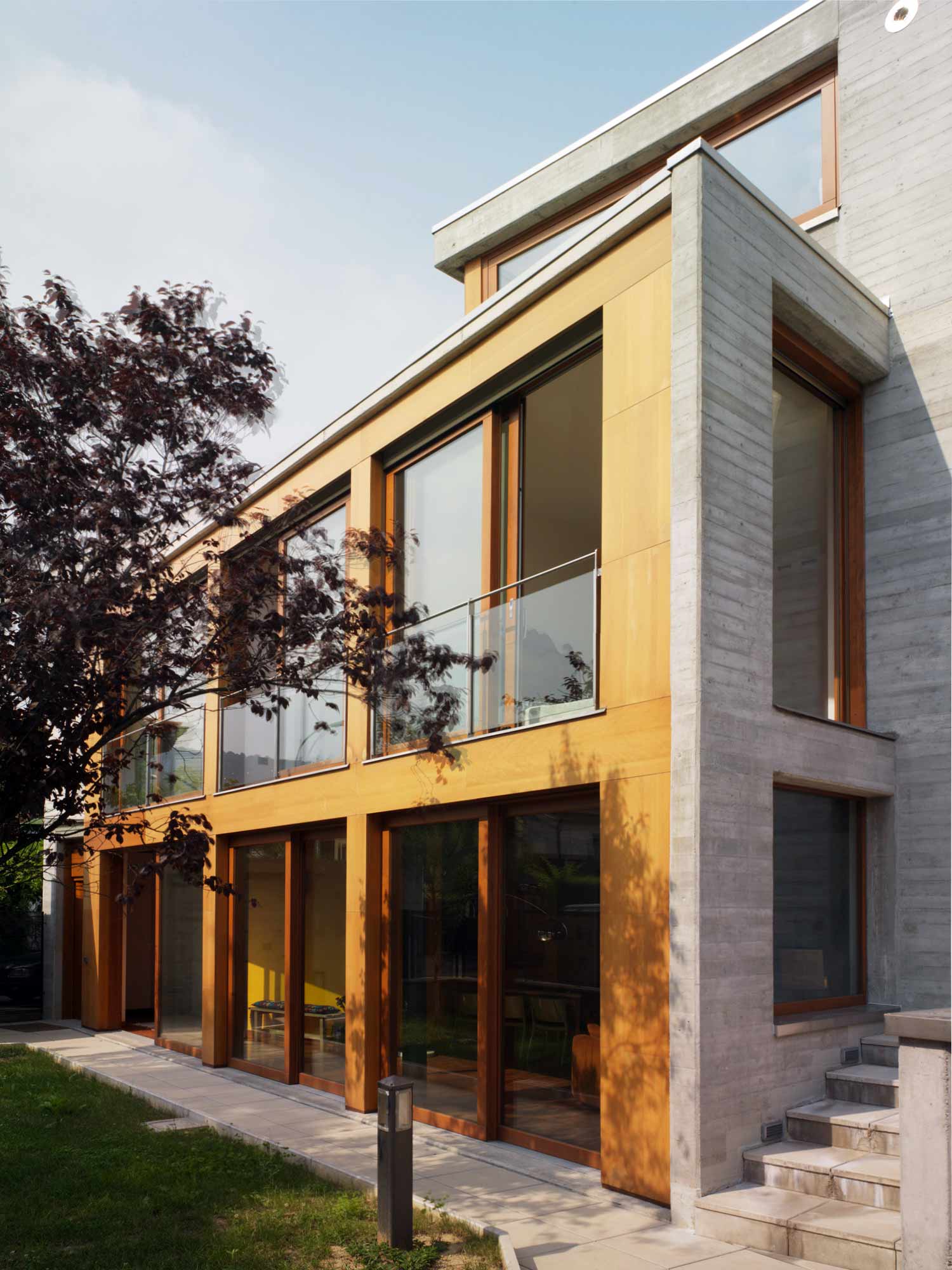 Alzanti scorrevoli HW92 in rovere tinto noce chiaro